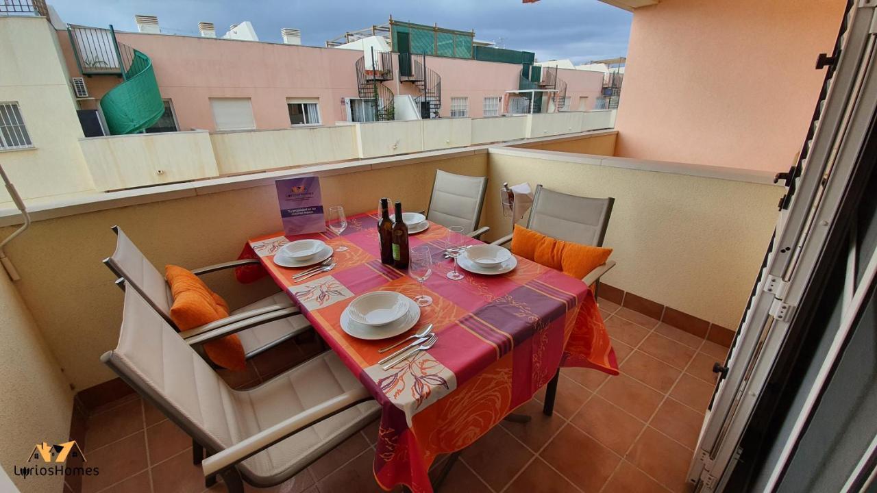Lyrioshomes Beach Roquetas De Mar , Piscina Y Parque Infantil Luaran gambar